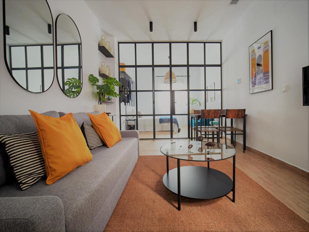 Pelicano Seville Apartments Exterior photo